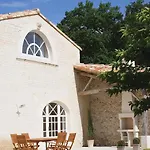 Le Domaine Des Doucins & Spa, 3 Etoiles, 10 Minutes De Jonzac Piscine Et Fontaines-d'Ozillac
