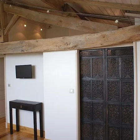 Casa de Férias Le Domaine Des Doucins & Spa, 4 Etoiles, 10 Minutes De Jonzac Piscine Et Fontaines-d'Ozillac