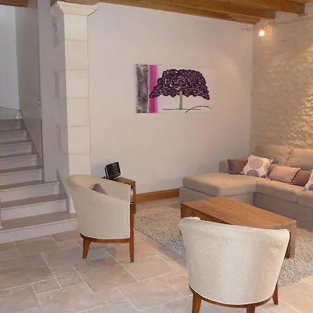 Casa de Férias Le Domaine Des Doucins & Spa, 4 Etoiles, 10 Minutes De Jonzac Piscine Et