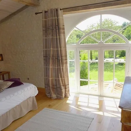 Le Domaine Des Doucins & Spa, 4 Etoiles, 10 Minutes De Jonzac Piscine Et